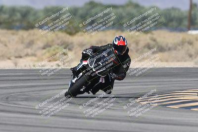 media/Oct-13-2025-Moto Forza (Mon) [[a66d839500]]/3-B Group/Session 3 (Turn 16)/